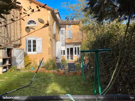 immeuble 598 m² mirande