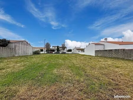 terrain 600 m² lagord