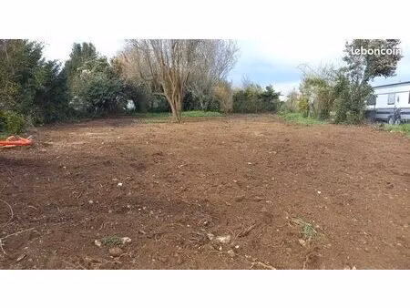 vends 2 lots terrains nu libre constructeur