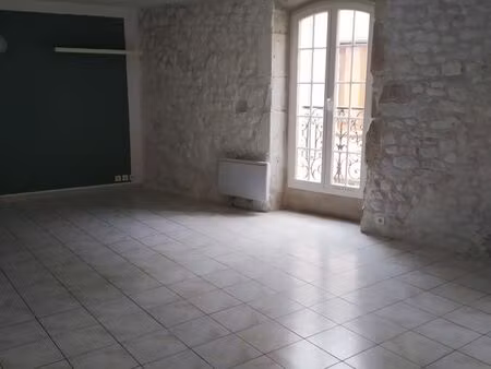 a louer t3 - rue pietonne - lodeve