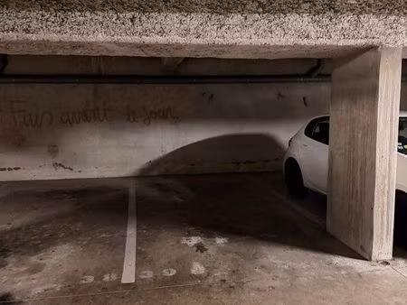 loue place de parking souterrain