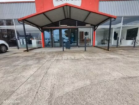 local commercial chancelade