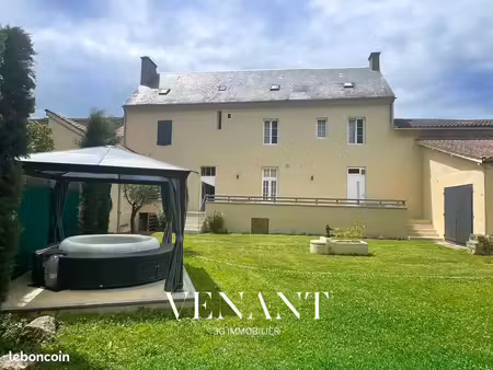 maison d'hôtes de charme avec piscine  local commercial indépendant et activité clé en mai