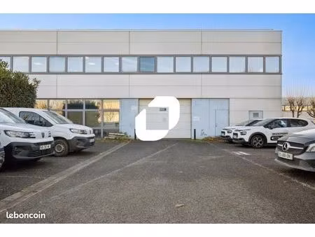 local d'activité 525 m²