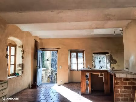 grande maison pleine de charme  6 pièces  168 m²