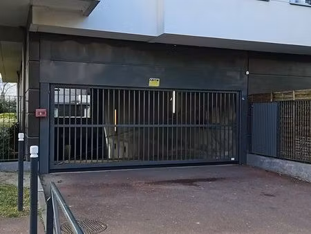 parking/box cergy