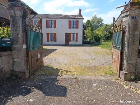 propriété 8 pièces 200 m²