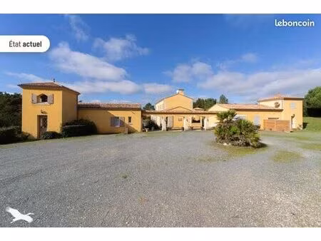maison 15 pièces 395 m²