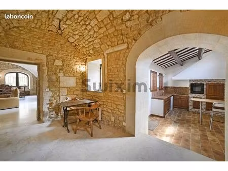 maison 7 pièces 280 m²