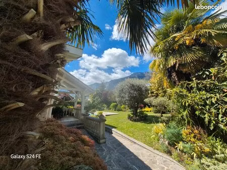 maison 217m² + piscine avec revenus (studio et panneaux photovoltaïques)