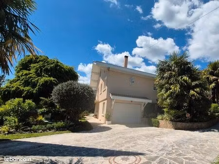 maison familiale 217 m² – piscine – studio indépendant