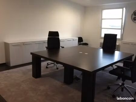 bureau 51m² face intermarché salles sur mer