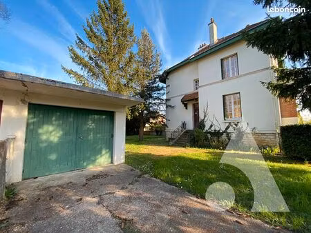 maison 9 pièces 151 m²