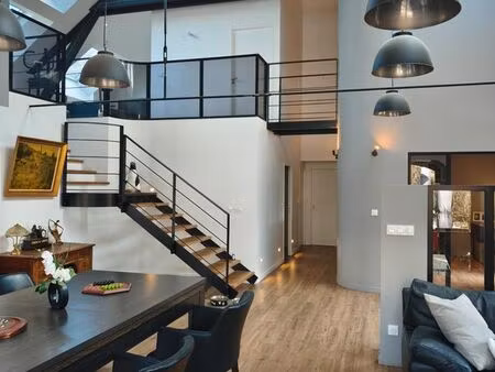 propriété de charme rénovée. 351 m2 sur 4200 m² de terrain + préau 100 m² + grenier 170 m²