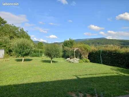 4 pièces - 90 m2 - port lesney