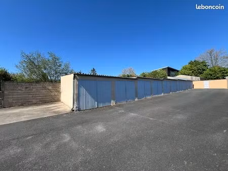 garage 10 pièces 150 m²