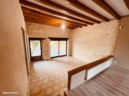 belle maison 140m2 bord de rivière