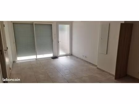 location grau du roi p3 a l'année