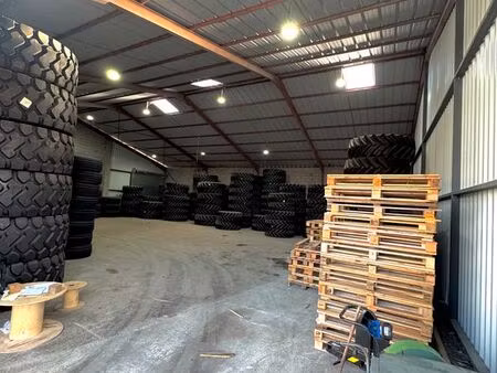 entrepôt industriel 359 m²