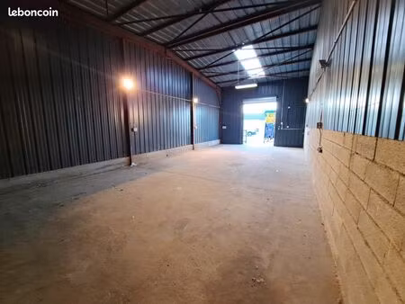 entrepôt industriel 100 m²