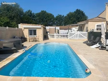 t2 meuble avec clim terrasse parking accès piscine