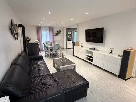maison familiale chaleureuse de 104 m² – jardin 489 m² – véranda – garage