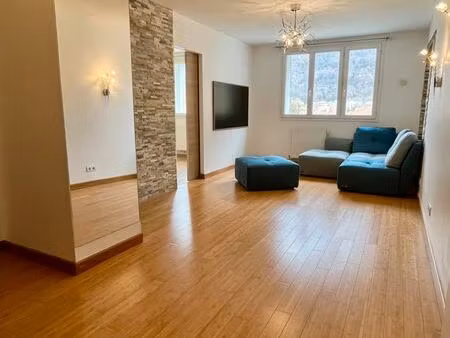 appartement 64m2  4 pièces saint-égrève