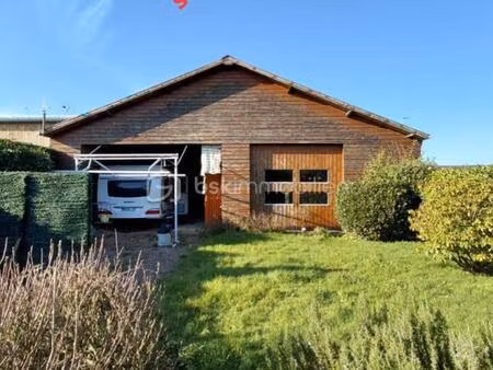 beau terrain avec batiment