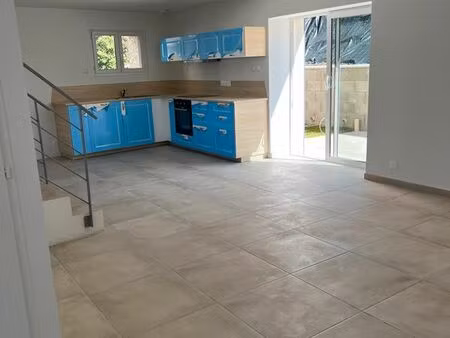 maison de ville rénovée - 94 m2 - terrasse  garage  emplacement idéal