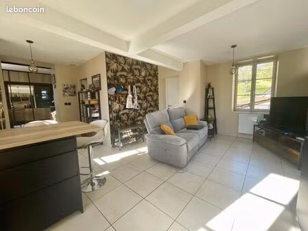 vente | appartement t2 | 2p | 1ch | 45.03 m² | crémieu | terrasse