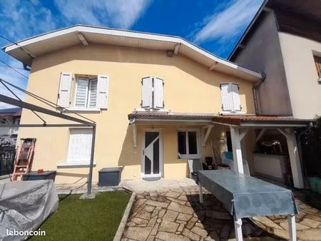 maison 4 pièces  83m2 avec locataire en place