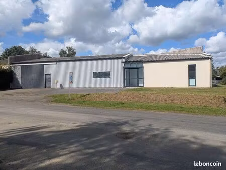 local 300 m² maen roch