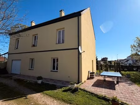 maison a étage   190 m² habitables + 870m² de terrain