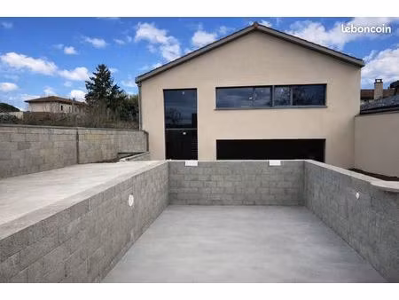 maison 7 pièces 196 m²