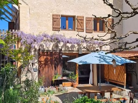 charmante maison en pierre et bois