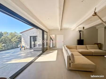 propriété 6 pièces 235 m²