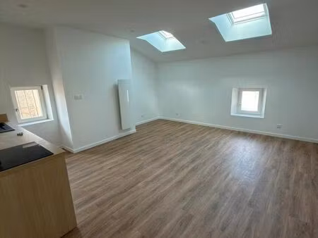 f3 refait à neuf  place duroc