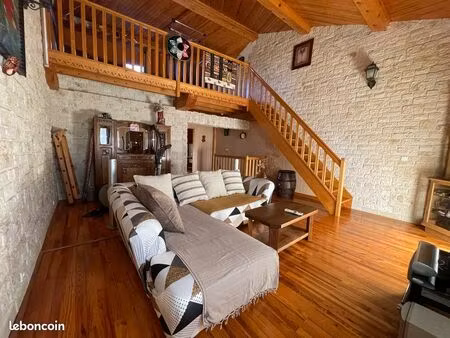 maison de village 114m2  avec 2 garages  jardin  véranda  dpe c  aucun travaux à prévoir
