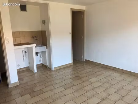 studio 20 m2 essey les nancy (charges  chauffage et eau chaude et froide inclus)