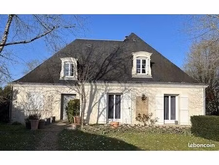 maison familiale spacieuse avec piscine et studio | centre-ville fondettes | jardin 1600 m