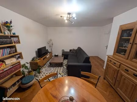 location meublée appartement 2 pièces 48 m² suresnes (92150)