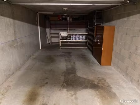 garage fermé à vendre