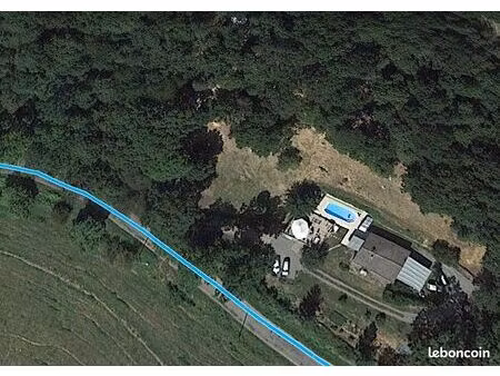 maison avec 3 yourtes