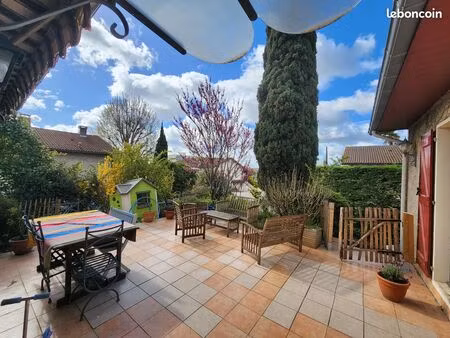 maison familiale d'exception – côte pavée – terrain boisé 853 m² avec piscine possible