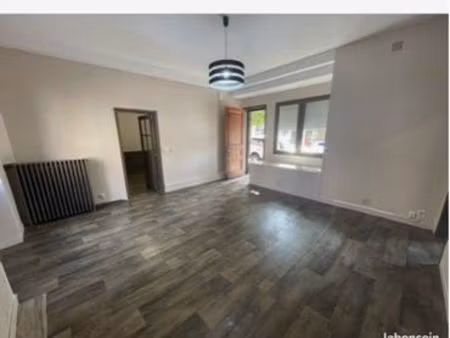 location maison de ville