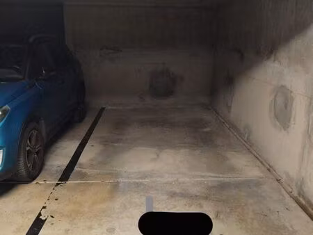 location parking noisy le sec-en face hôpital chi andré grégoire de montreuil -