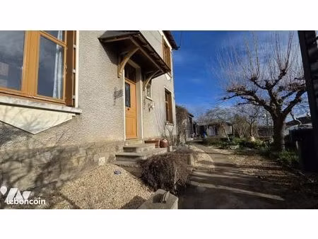 maison 6 pièces 138 m²