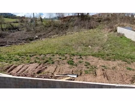 terrain constructible viabilisé 822m2