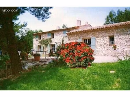 loue confortable t2   toutes commodités  dans campagne aixoise