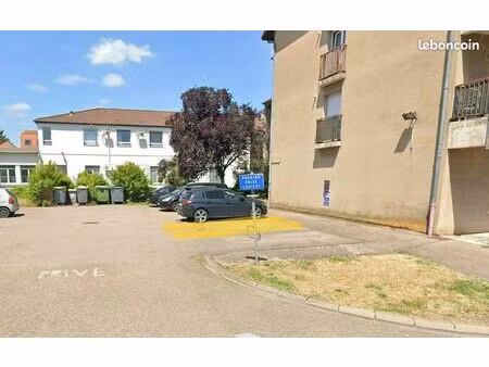 place de parking privée